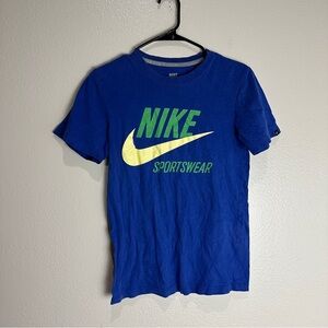 Nike Sportswear Vintage Shirt Size Small Womens